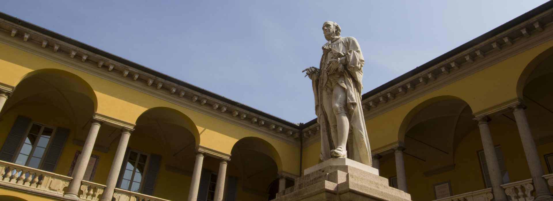 main image - volta statue in UNIPV - cc Università di Pavia
